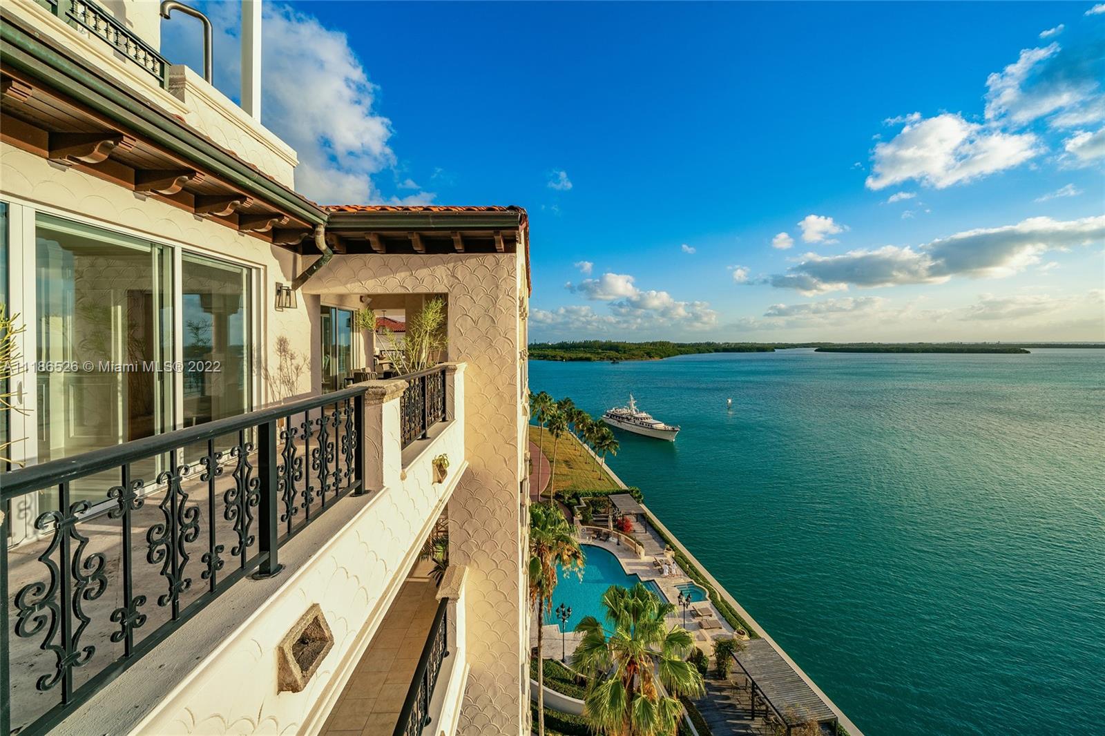 FISHER ISLAND - Residential