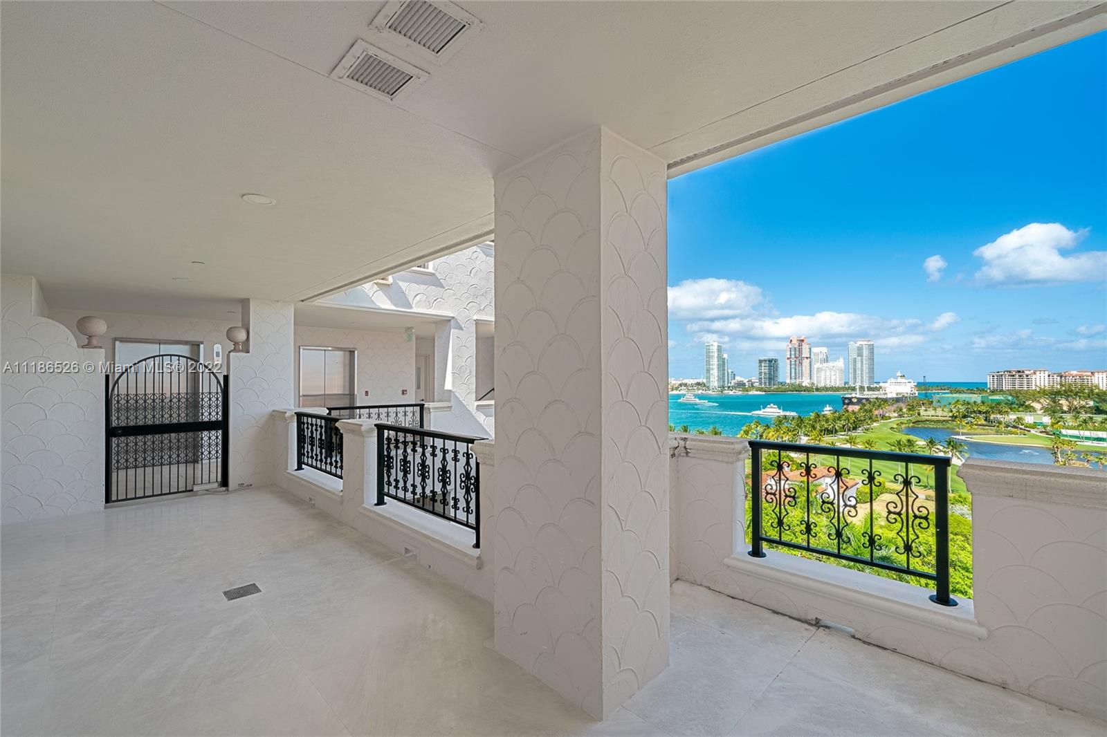 FISHER ISLAND - Residential