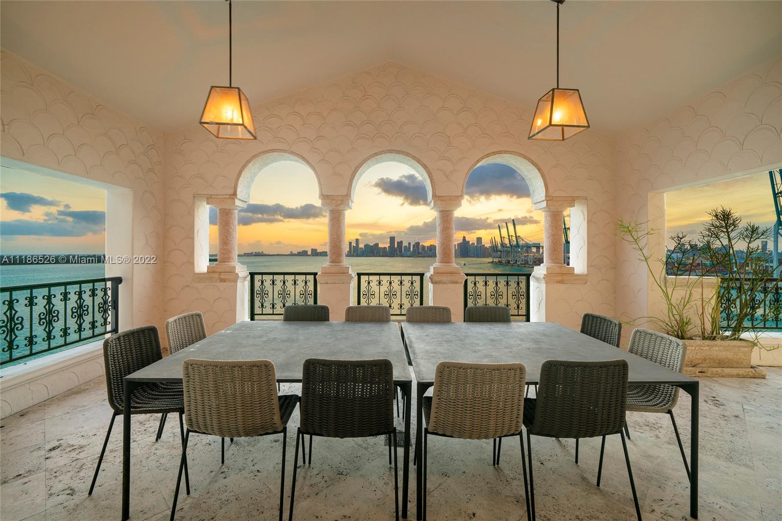 FISHER ISLAND - Residential