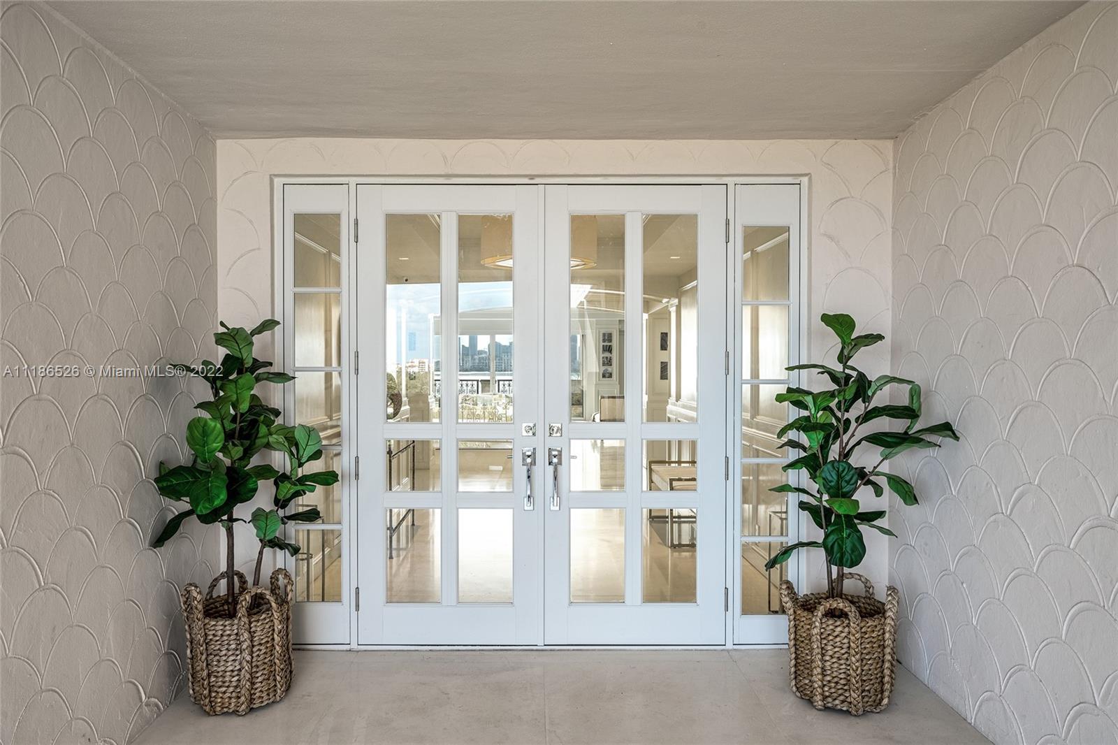 FISHER ISLAND - Residential