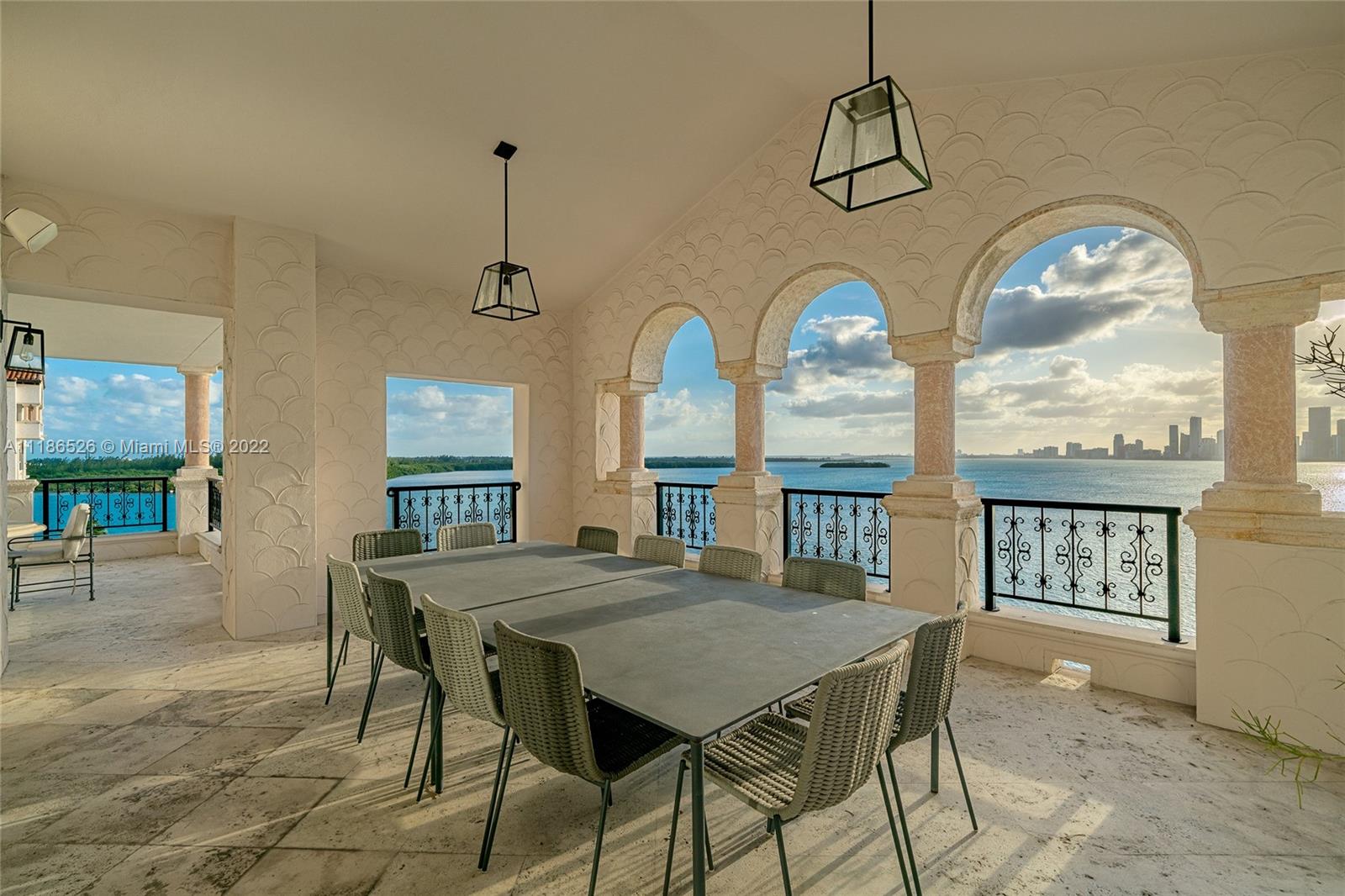 FISHER ISLAND - Residential