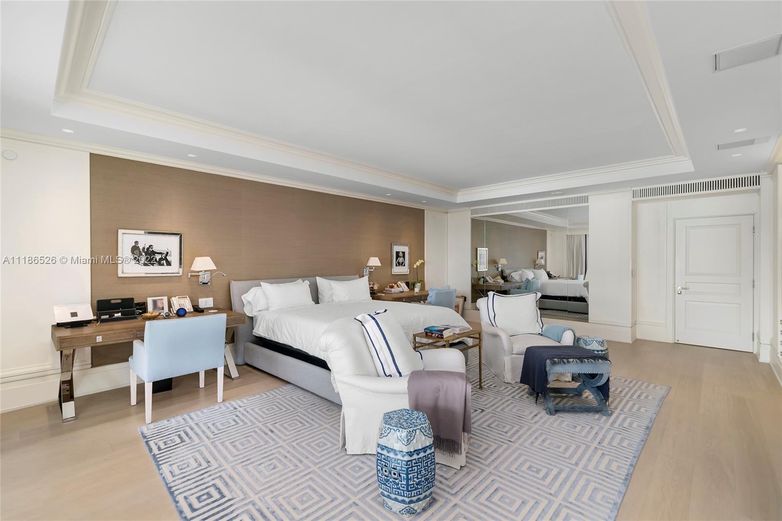 FISHER ISLAND - Residential