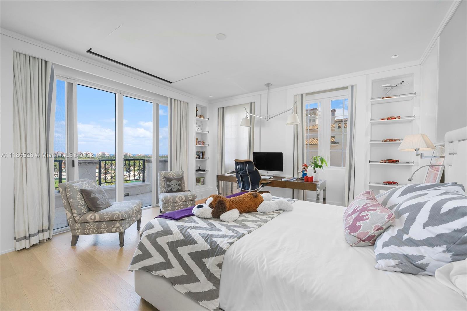 FISHER ISLAND - Residential