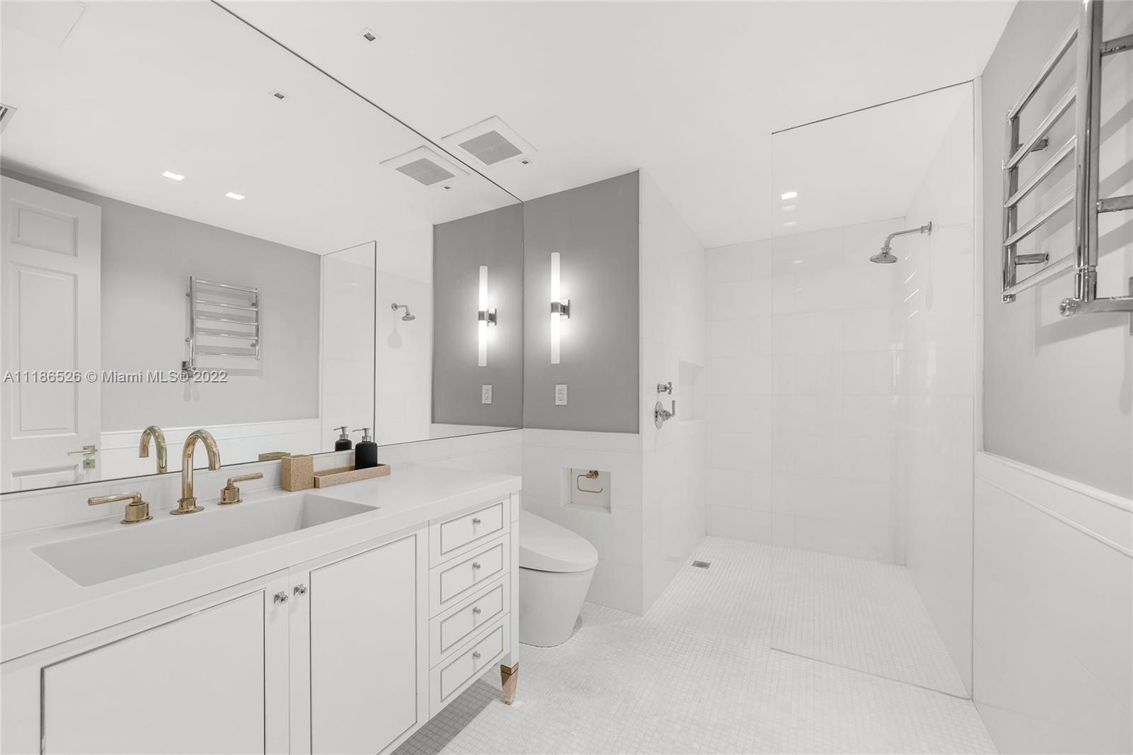 FISHER ISLAND - Residential