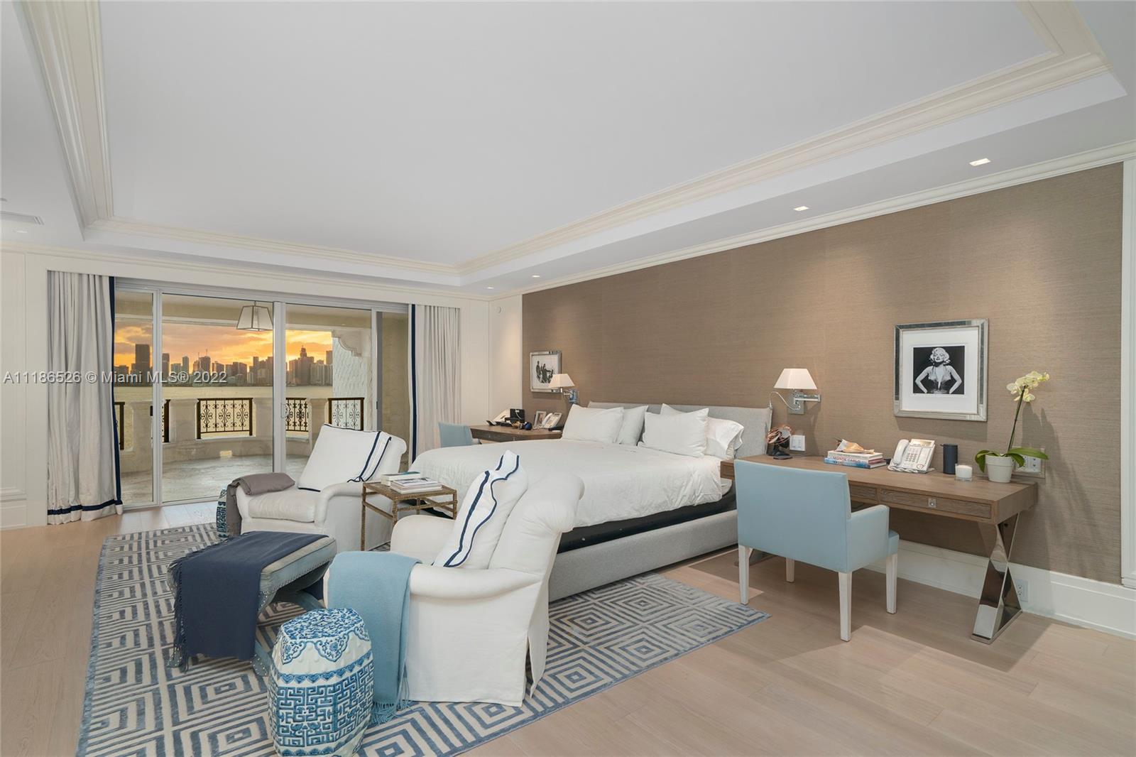 FISHER ISLAND - Residential