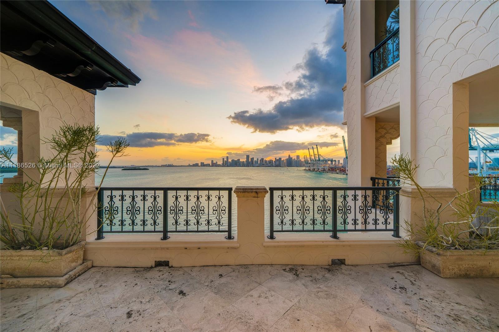 FISHER ISLAND - Residential