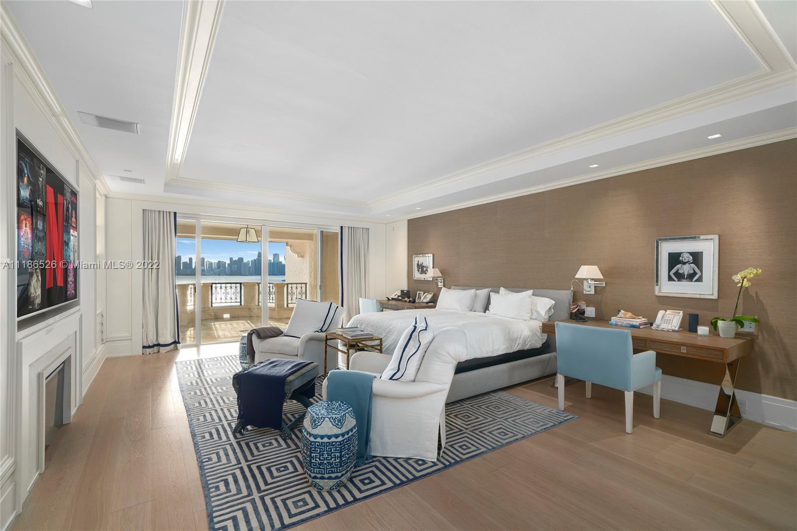 FISHER ISLAND - Residential