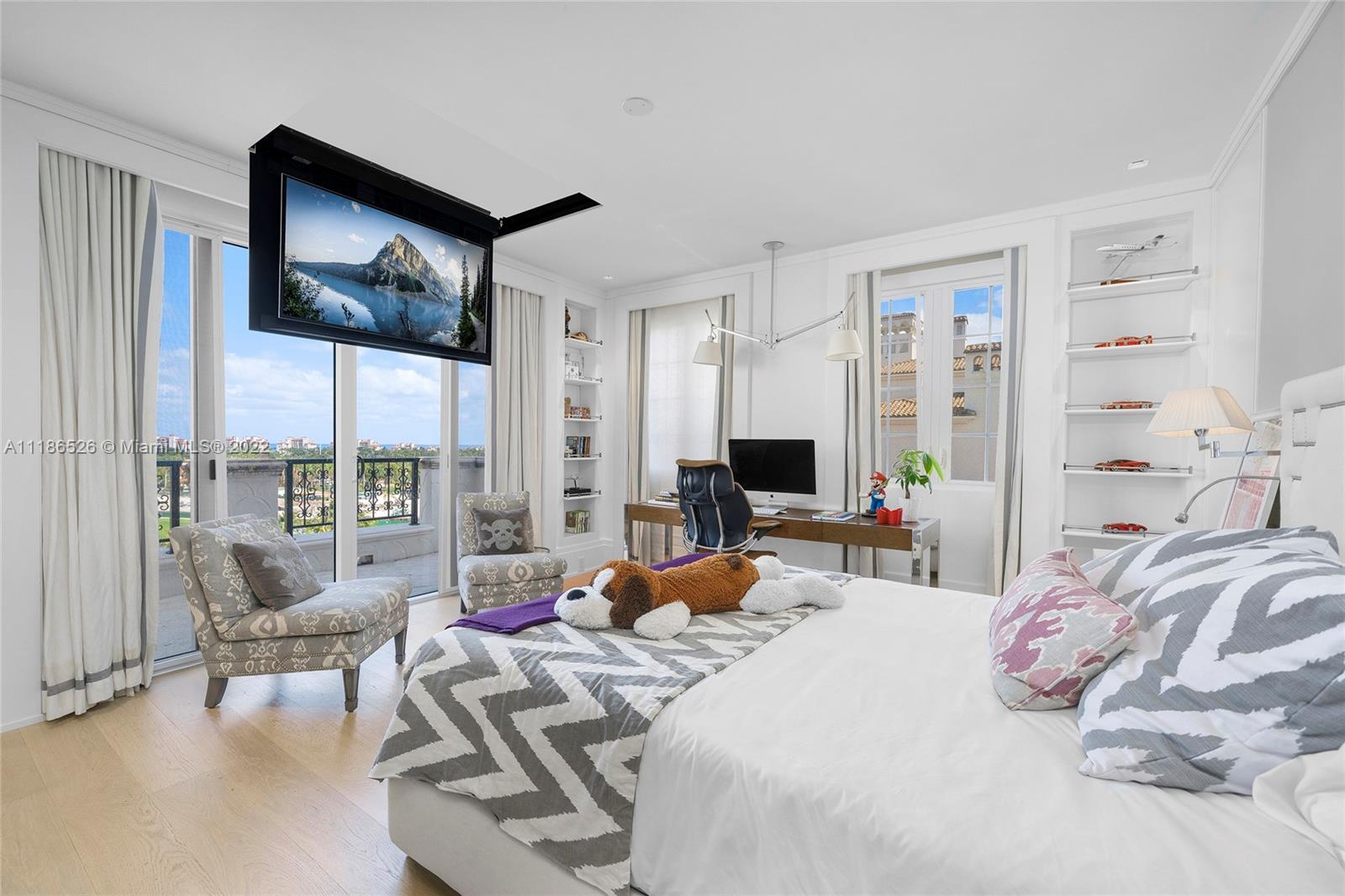 FISHER ISLAND - Residential