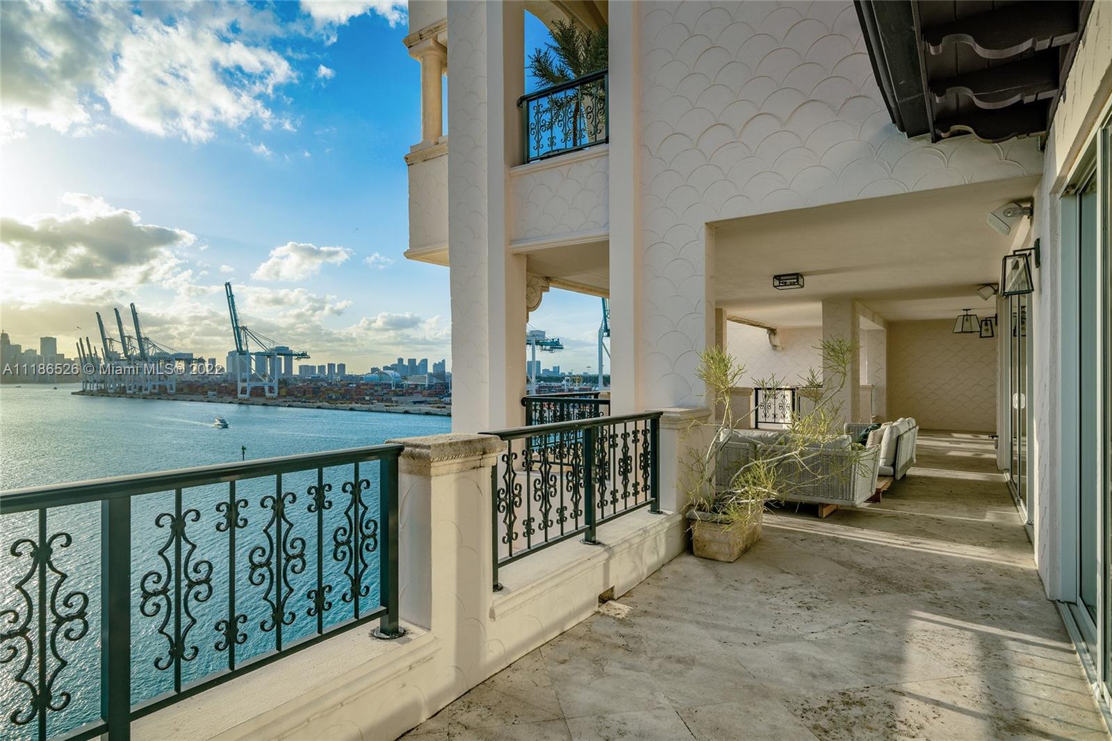 FISHER ISLAND - Residential