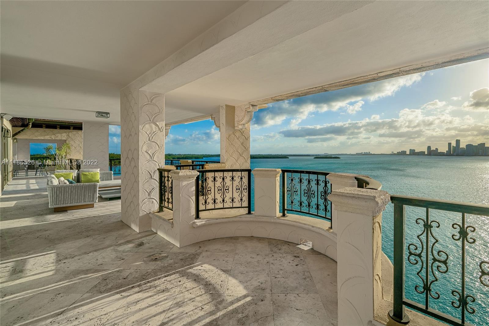 FISHER ISLAND - Residential