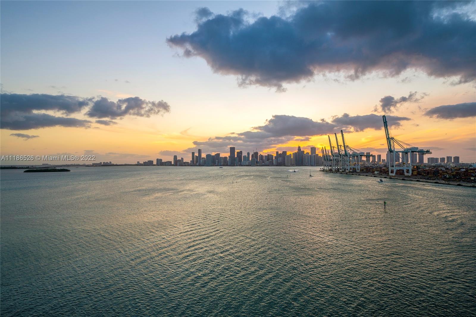 FISHER ISLAND - Residential