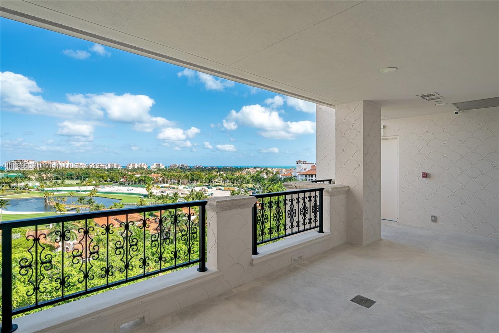FISHER ISLAND - Residential