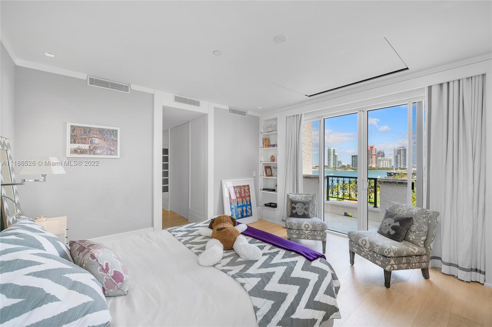 FISHER ISLAND - Residential