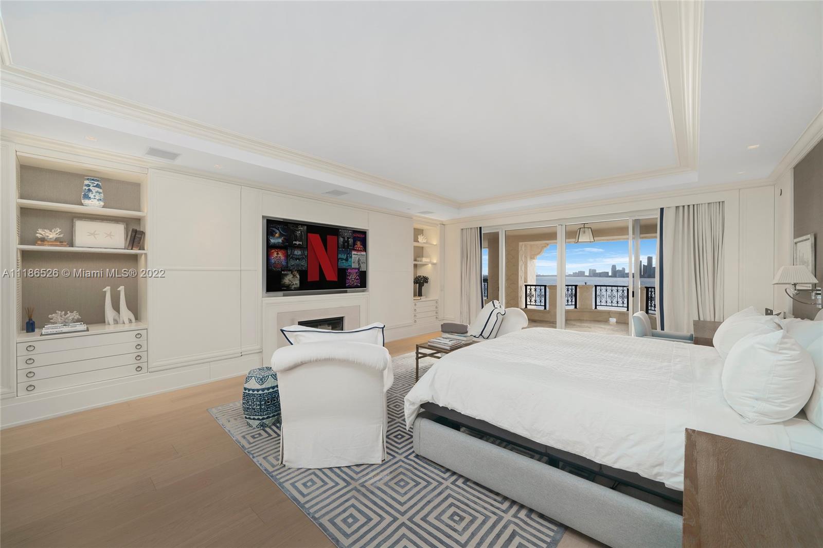 FISHER ISLAND - Residential