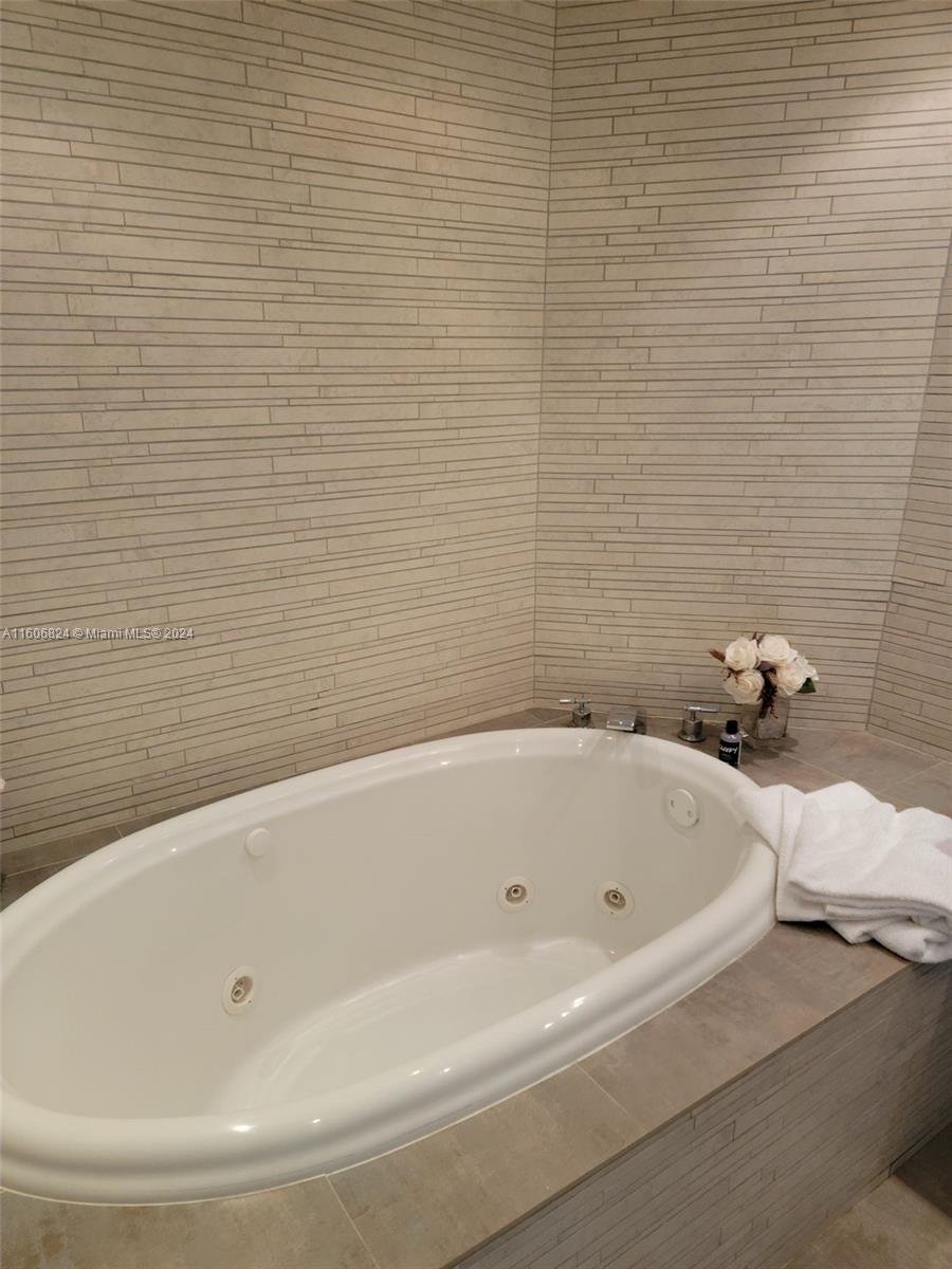 VENETIA CONDO - Residential Lease