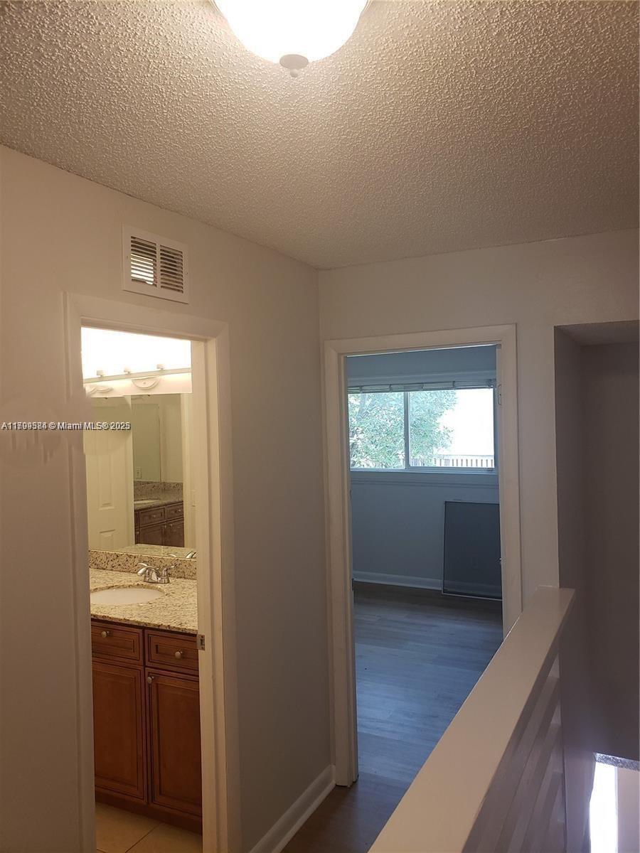 2520 Van Buren St 7