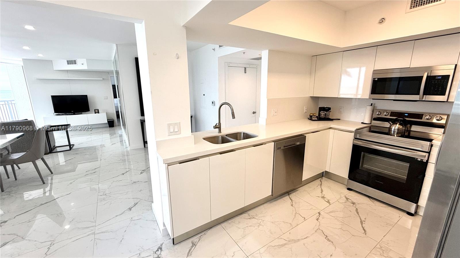 OCEAN POINT BEACH CLUB CO - Residential