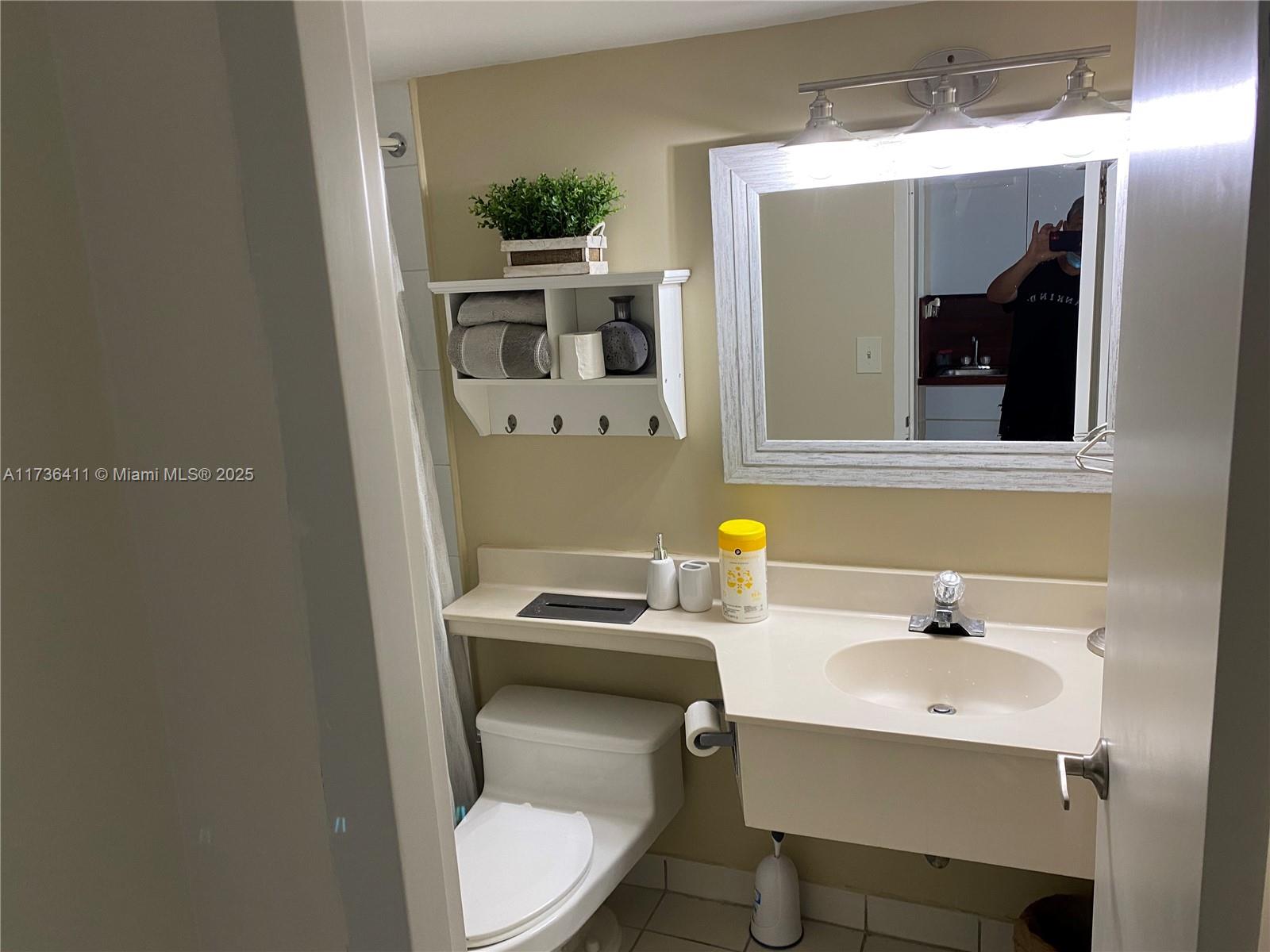 Rental Property at 19201 E Collins Ave 442, Sunny Isles Beach, Miami-Dade County, Florida - Bathrooms: 1  - $2,000 MO.