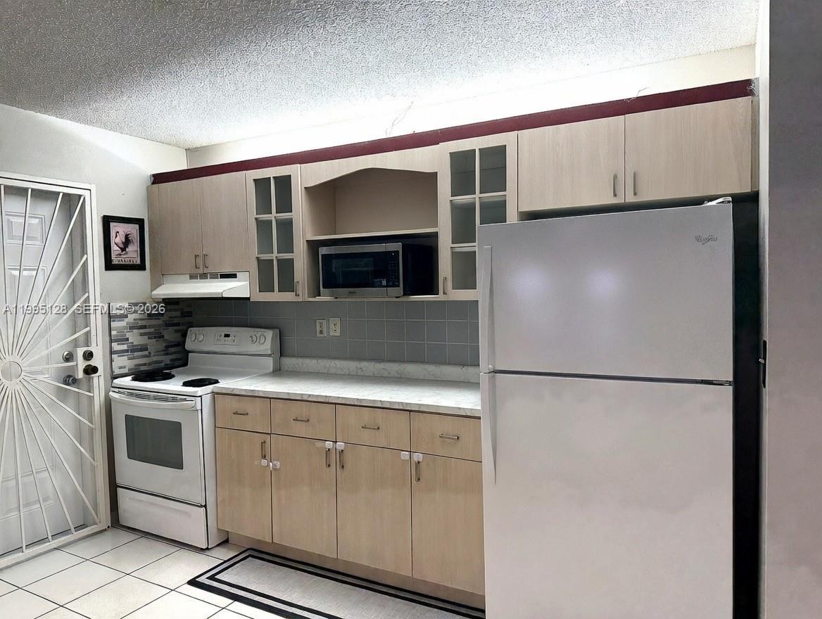 CORAL TERR SEC NO 2 - Residential Lease