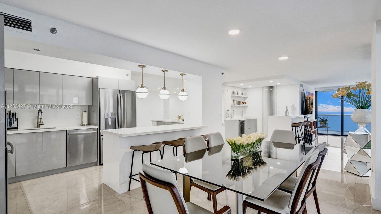 LEXCELLENCE CONDO - Residential