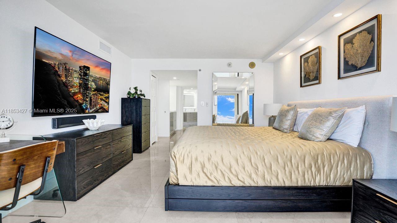 LEXCELLENCE CONDO - Residential