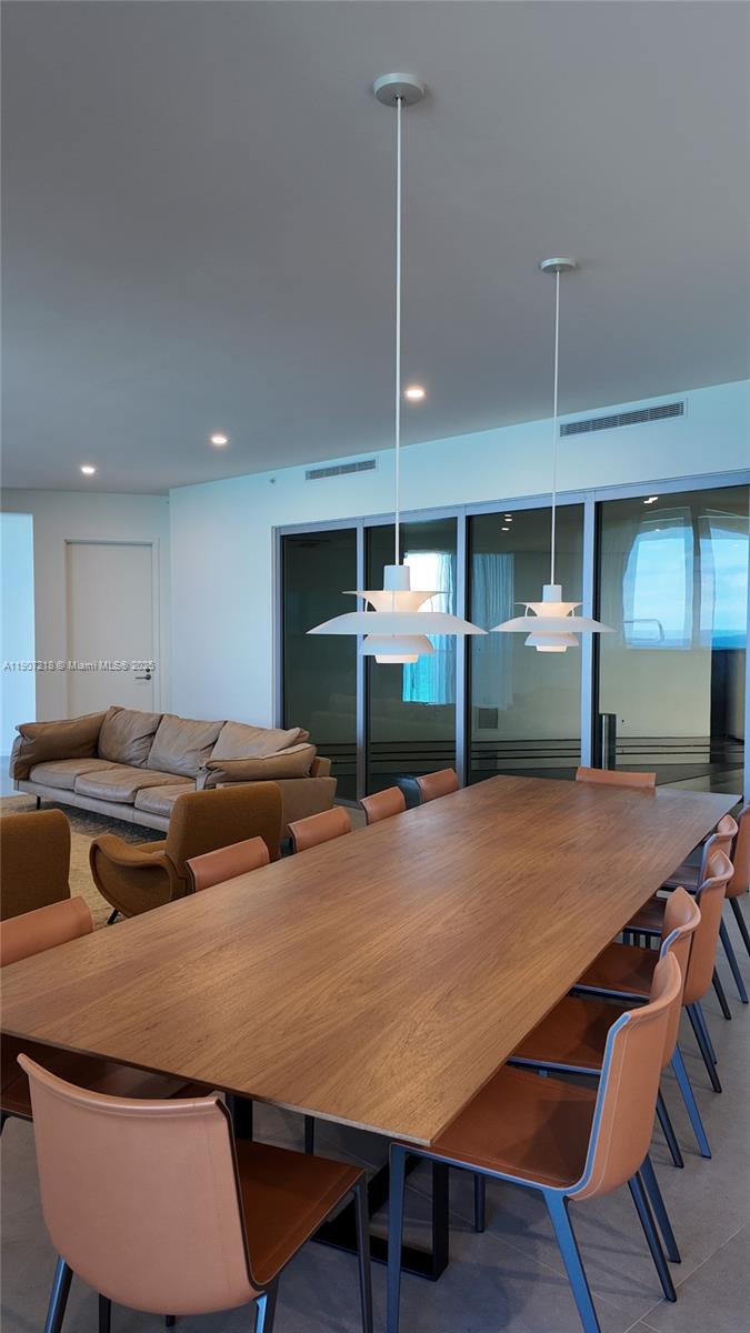 18555 Collins Ave 905