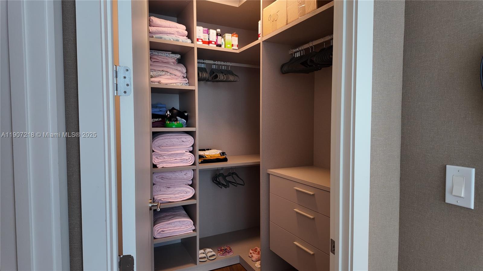 18555 COLLINS AVENUE COND - Residential