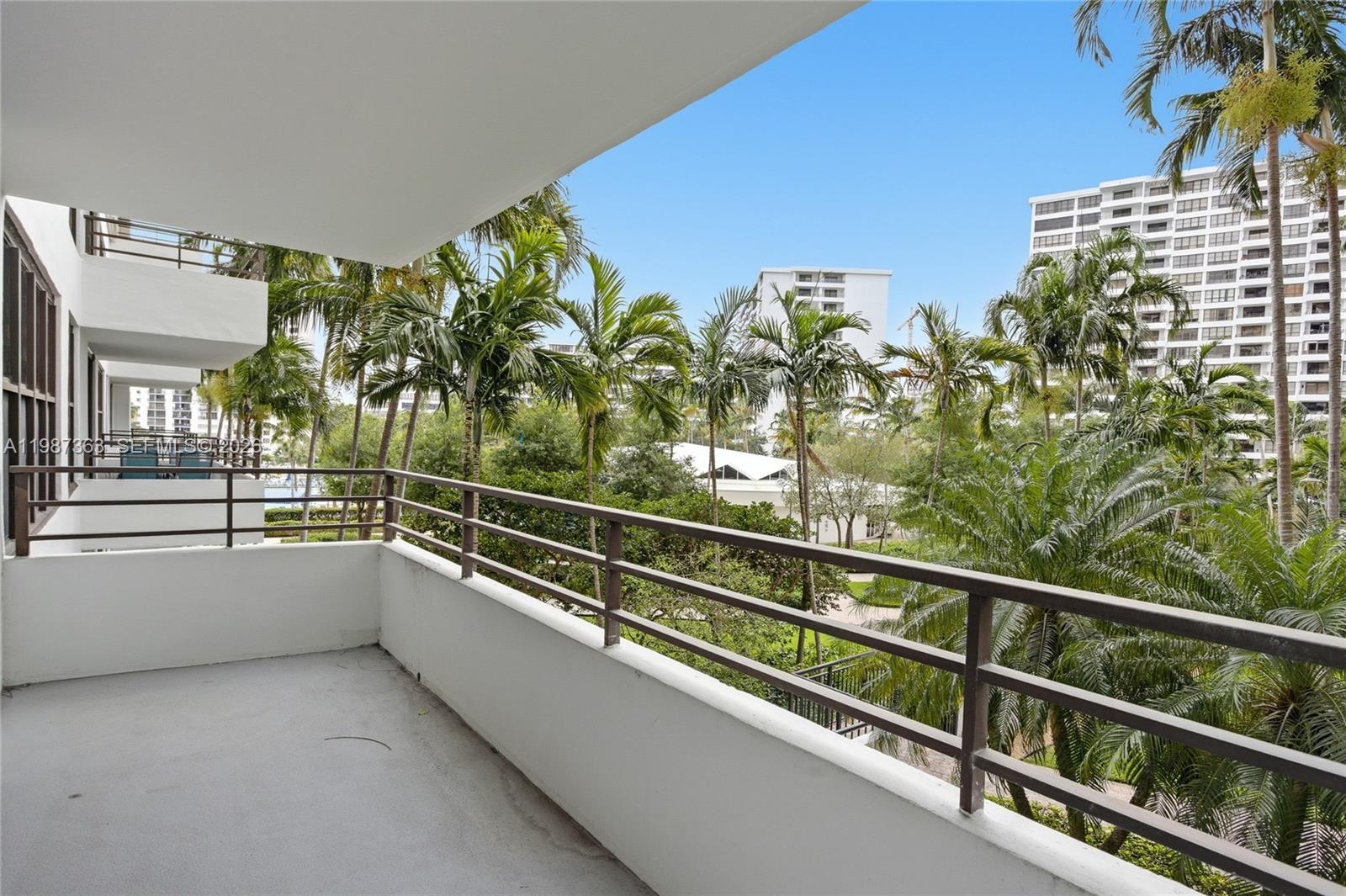 2500 Parkview Dr 415