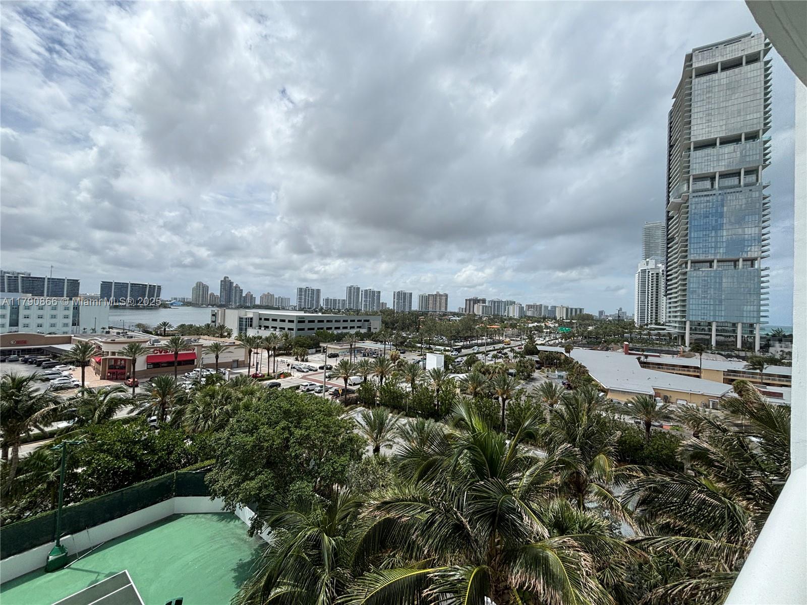 TRUMP ROYALE CONDO - Residential