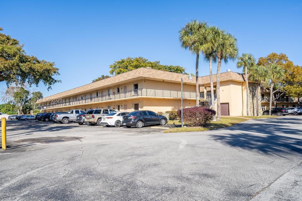 VILLAS AT CARRIAGE HILLS - Residential