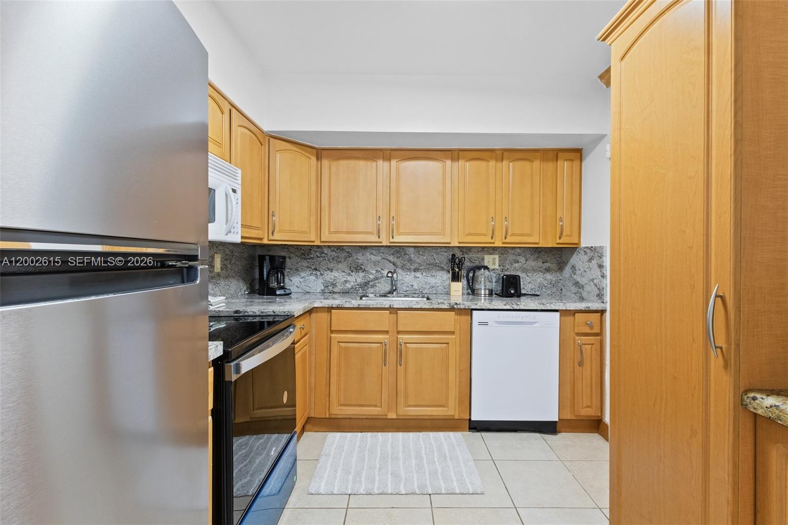 SEA AIR TOWERS CONDO - Residential Lease