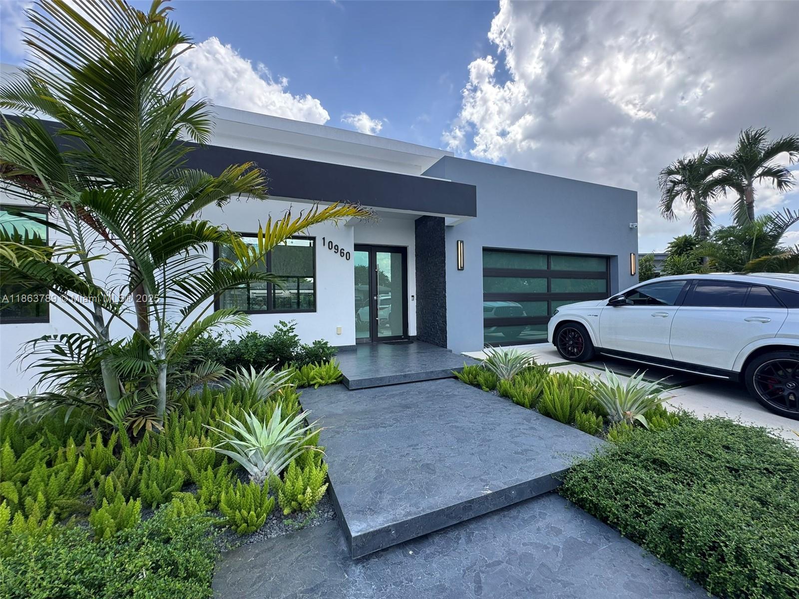 WESTWOOD LAKE 2ND ADDN - Residential