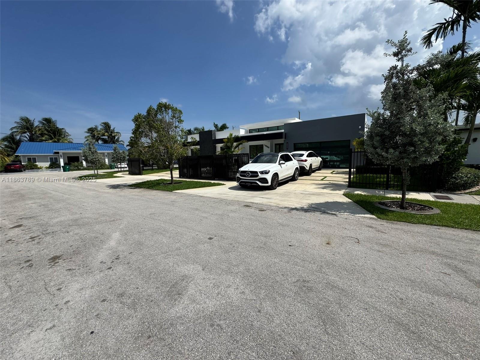 WESTWOOD LAKE 2ND ADDN - Residential