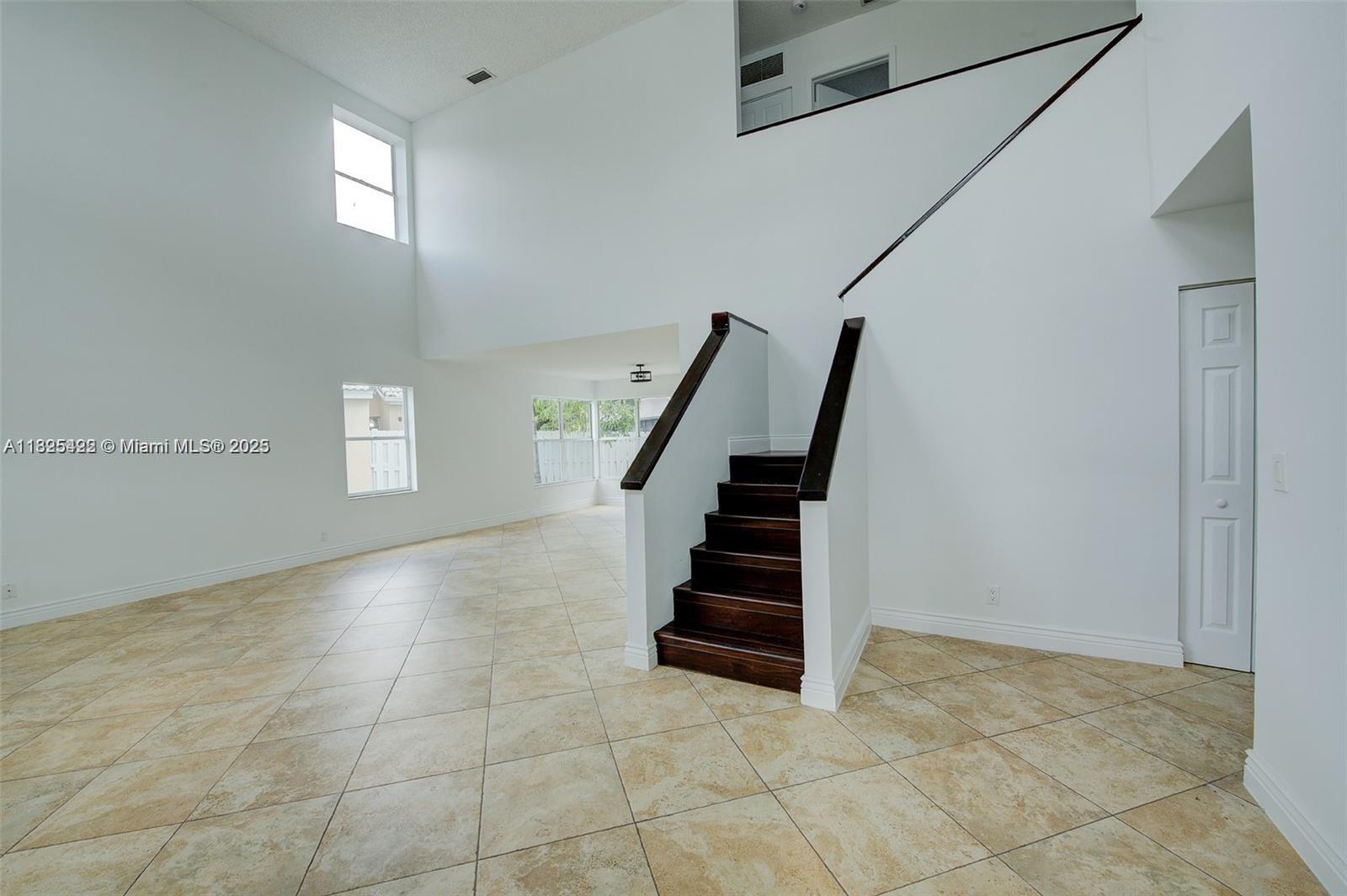 1127 SW 104th Way