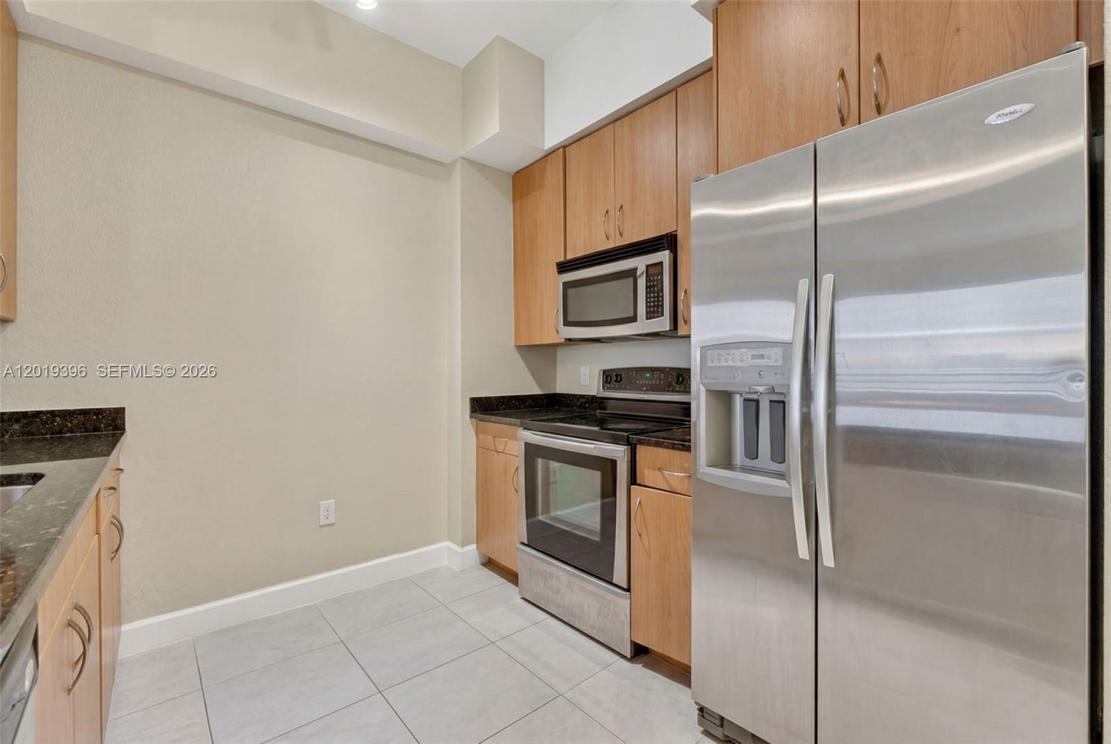 RADIUS CONDO - Residential