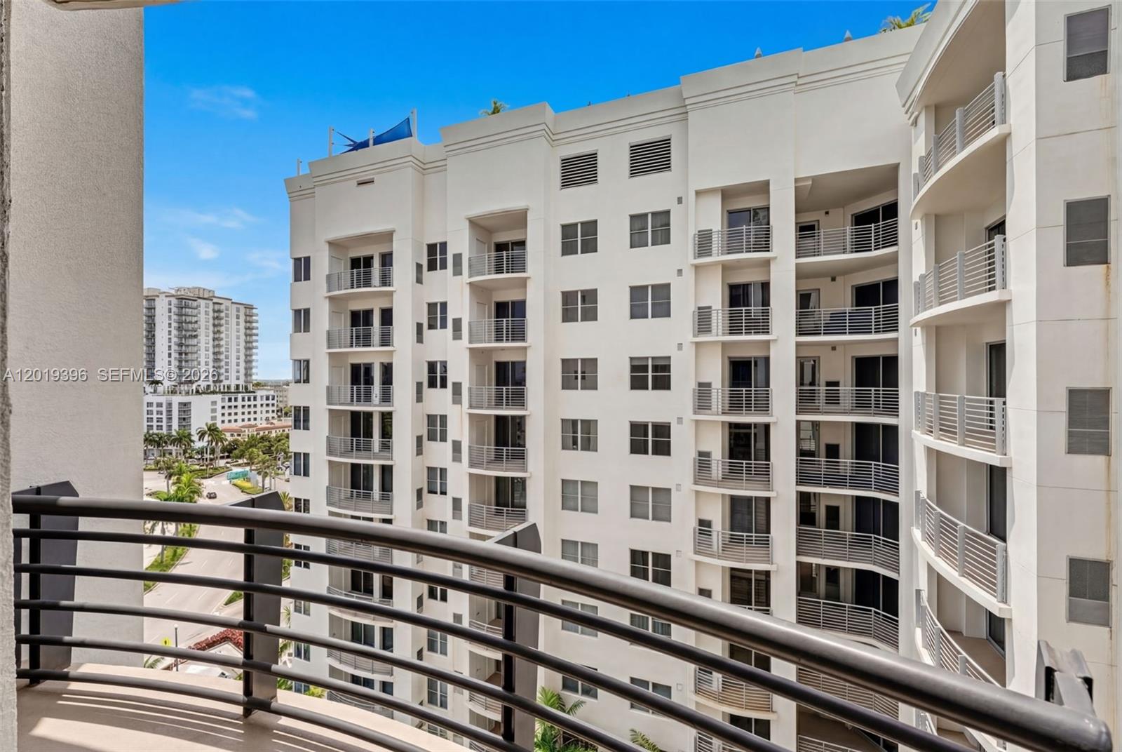 RADIUS CONDO - Residential