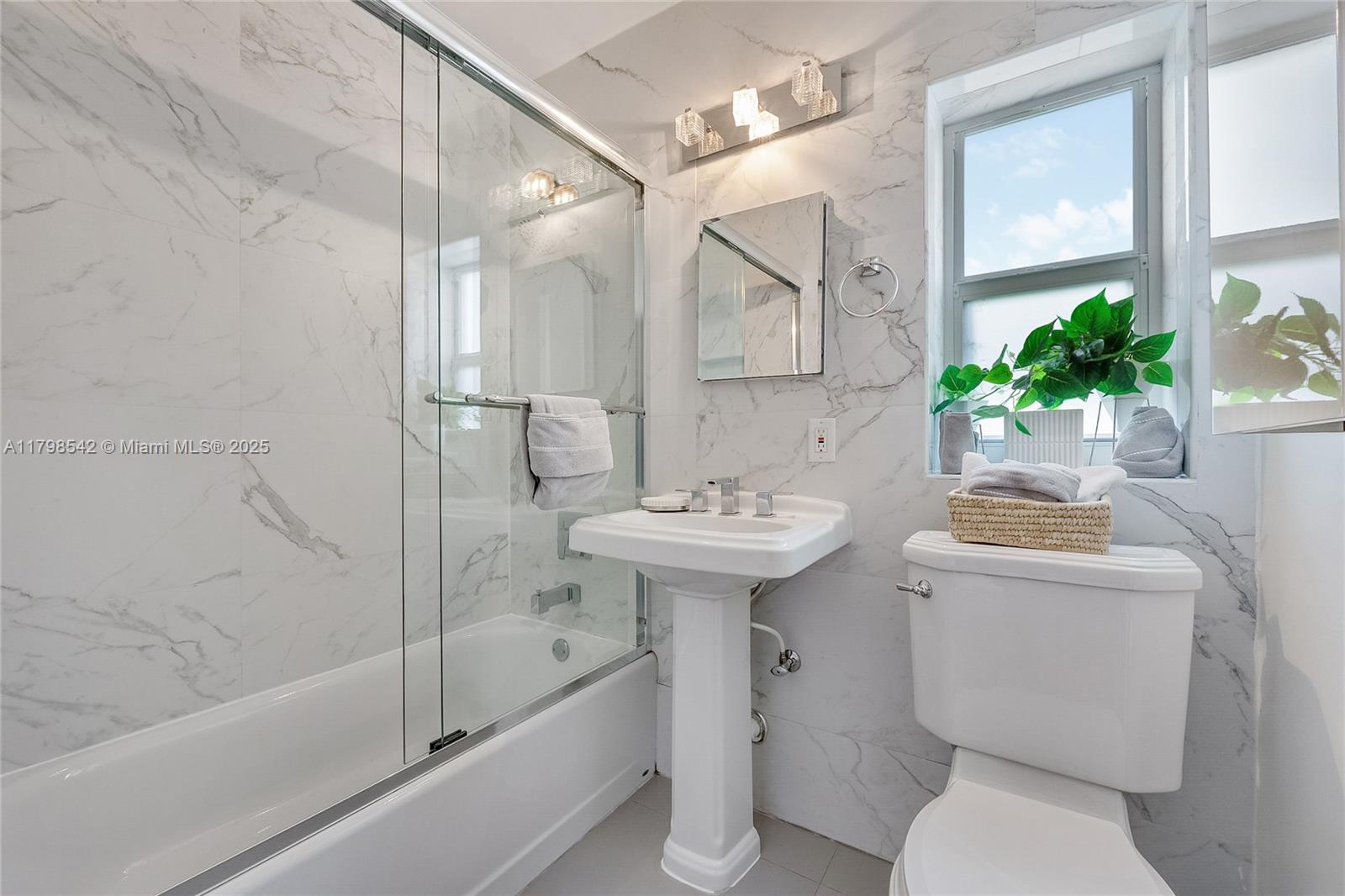 SECOND AMD PLAT OF NORMAN - Residential Lease