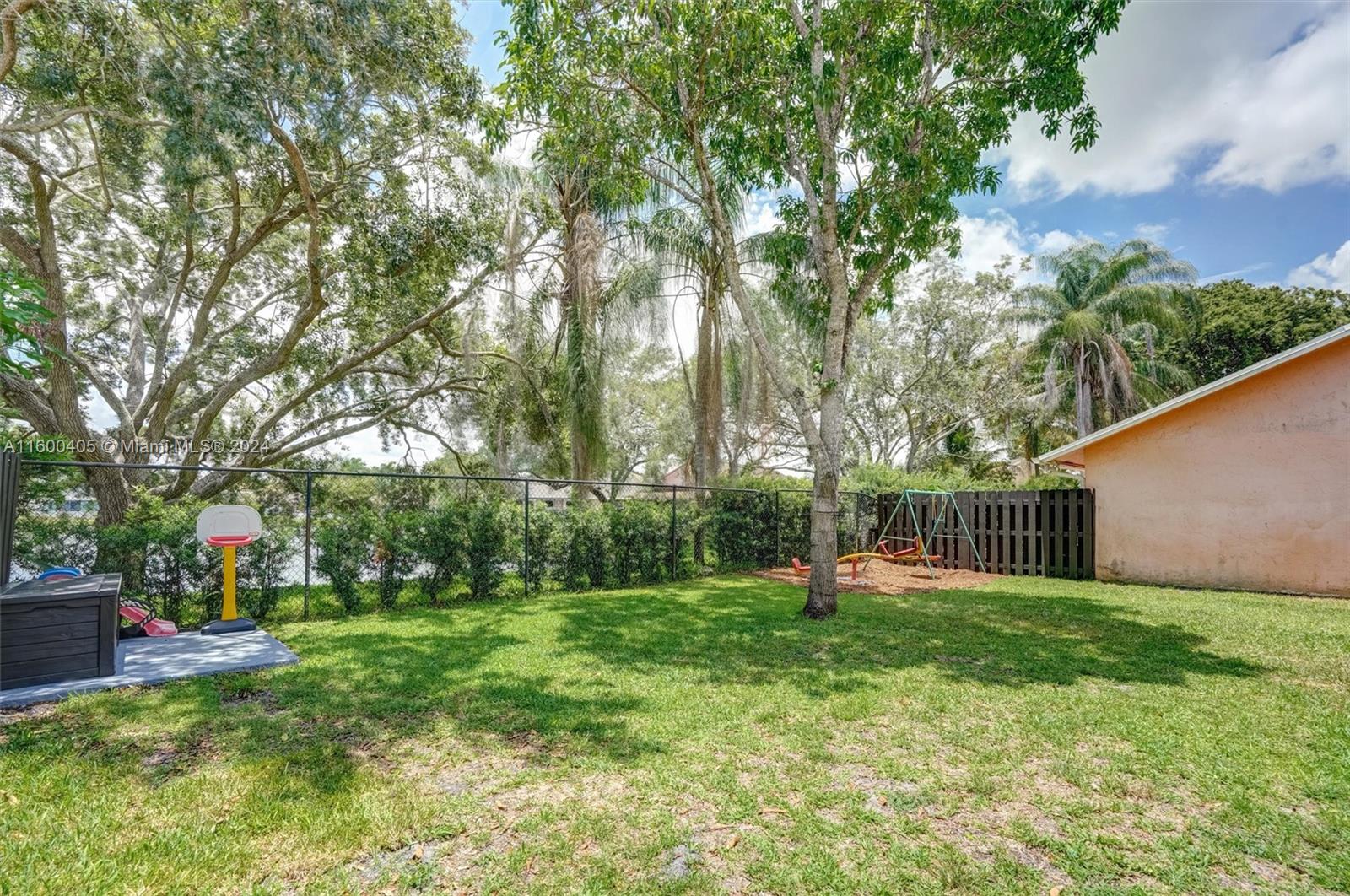 COUNTRYSIDE WEST - Residential