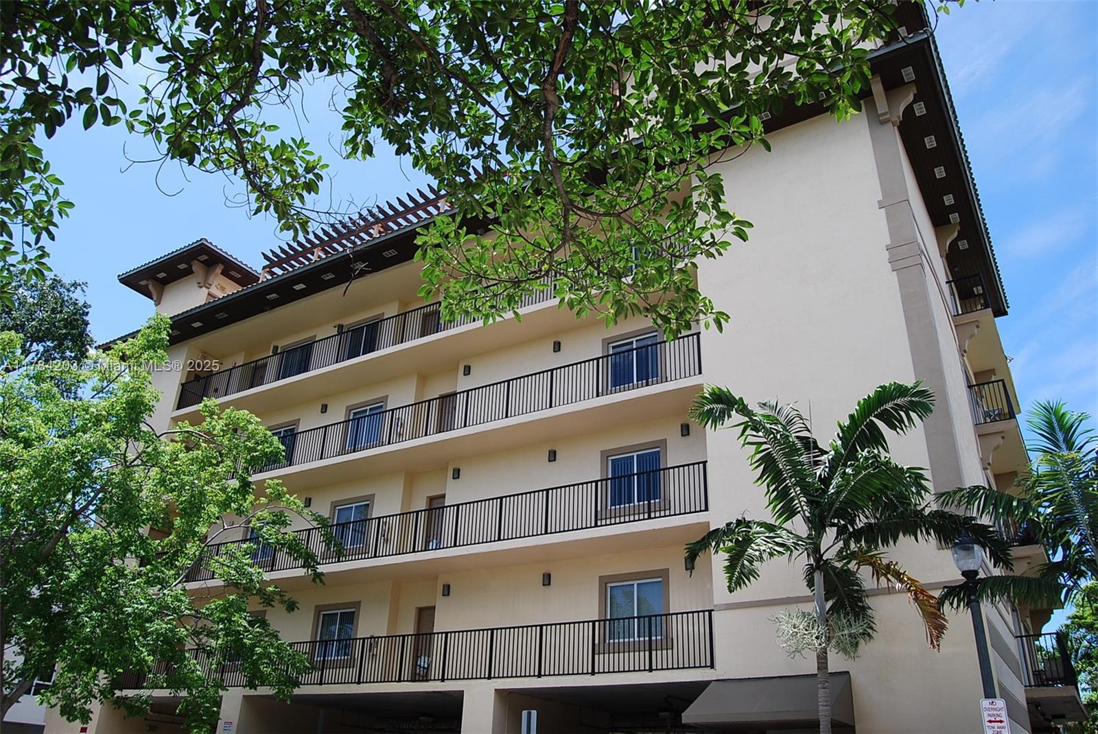 Rental Property at 909 Sw 15 Ave 4, Miami, Broward County, Florida - Bedrooms: 2 
Bathrooms: 2  - $2,200 MO.