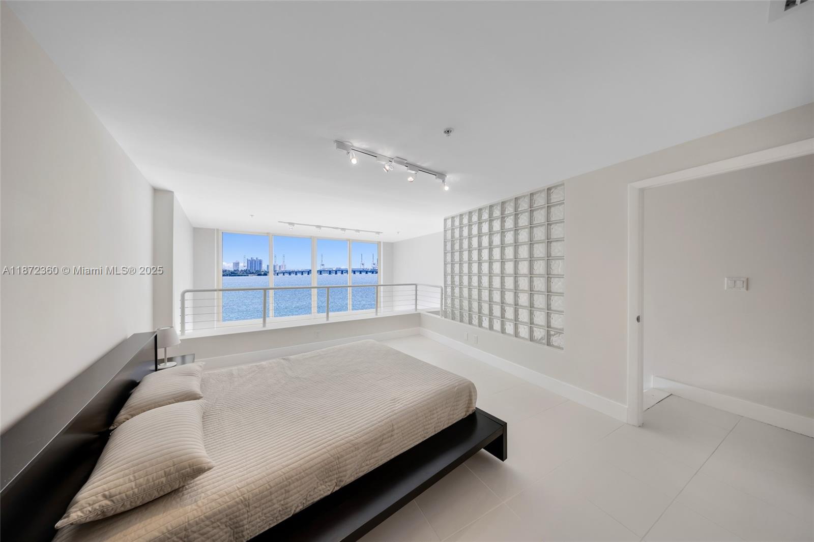 BAY VIEW LOFTS CONDO - Residential Lease