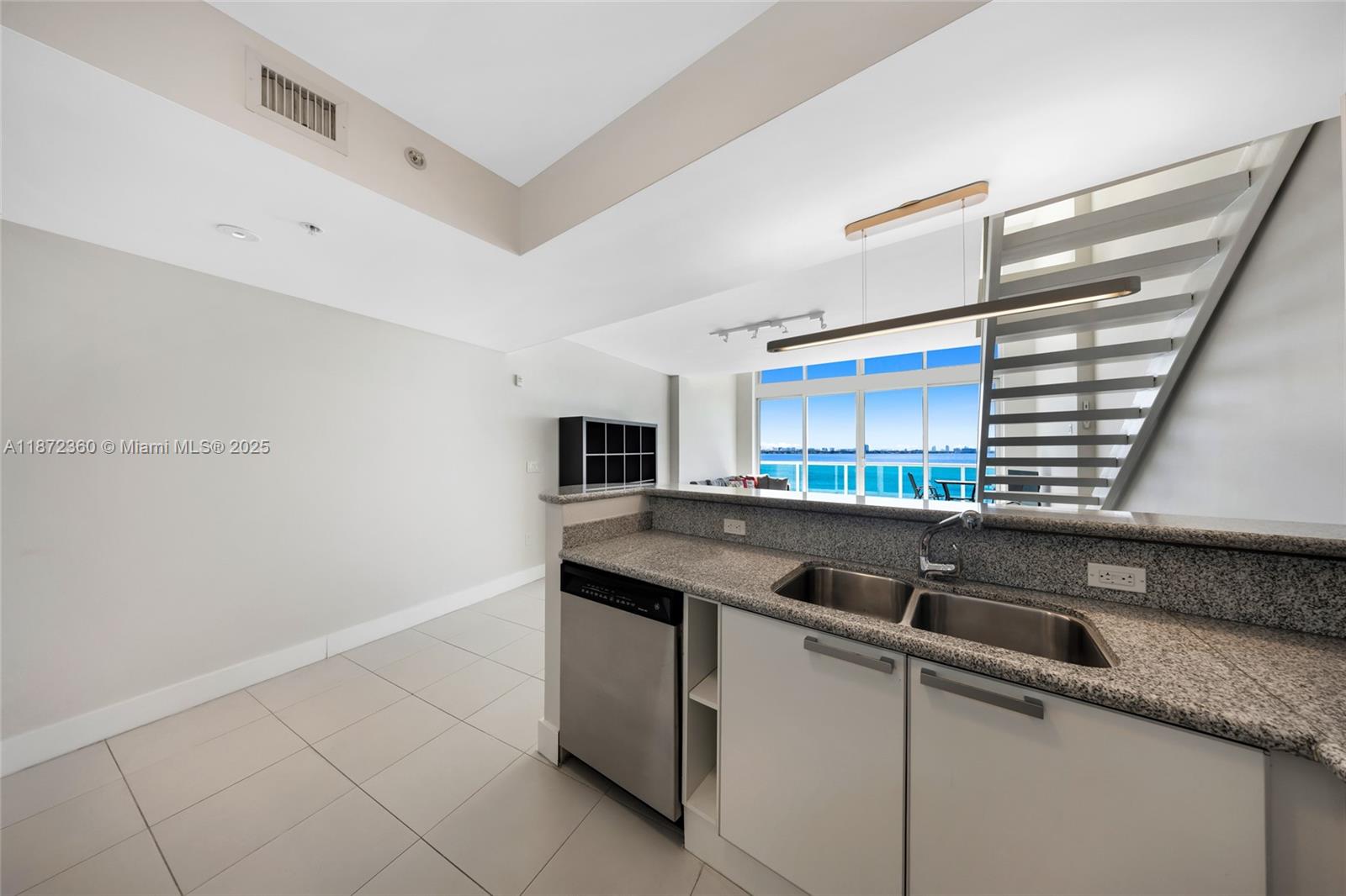 BAY VIEW LOFTS CONDO - Residential Lease