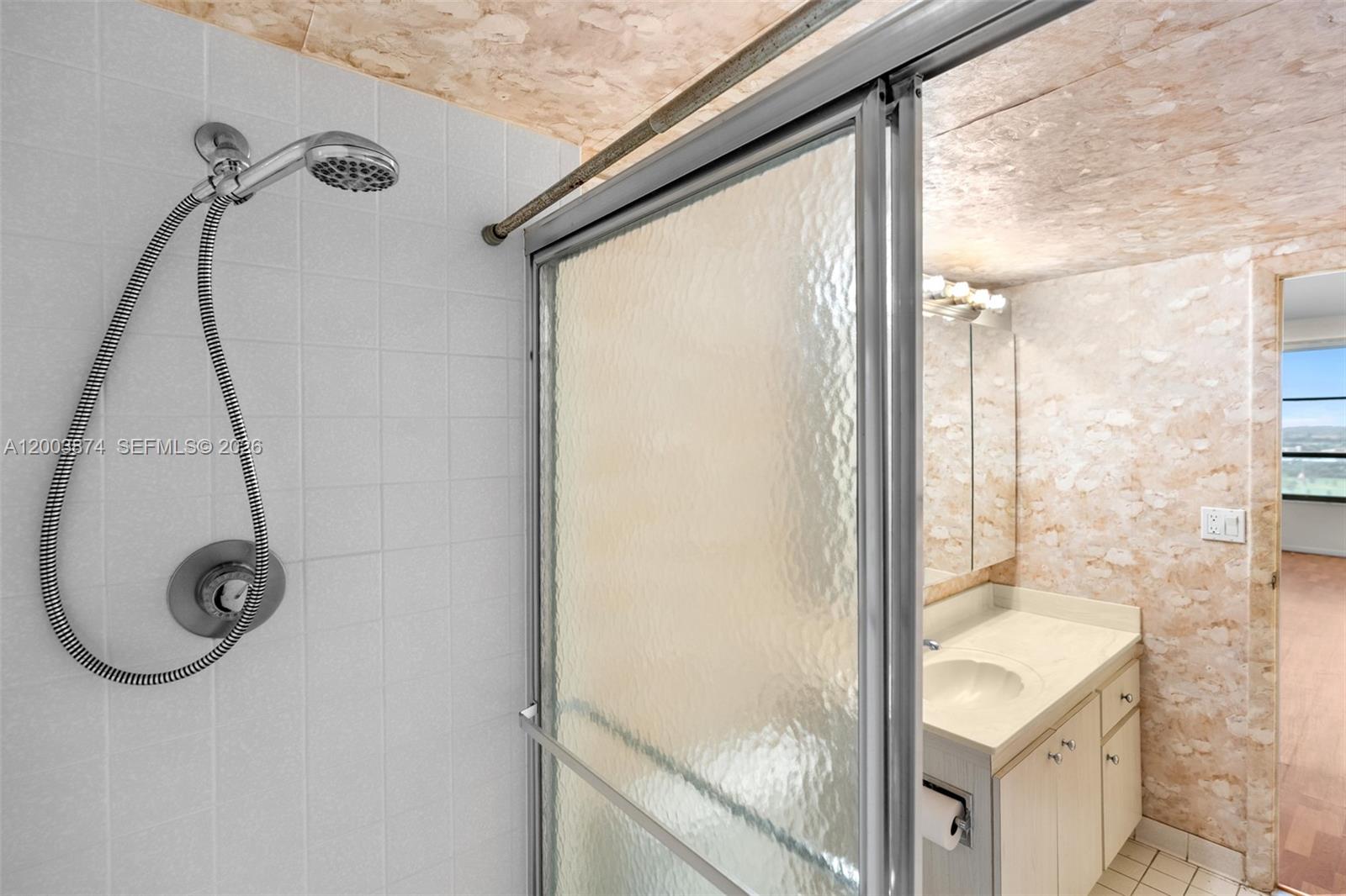 OLYMPUS CONDO - Residential