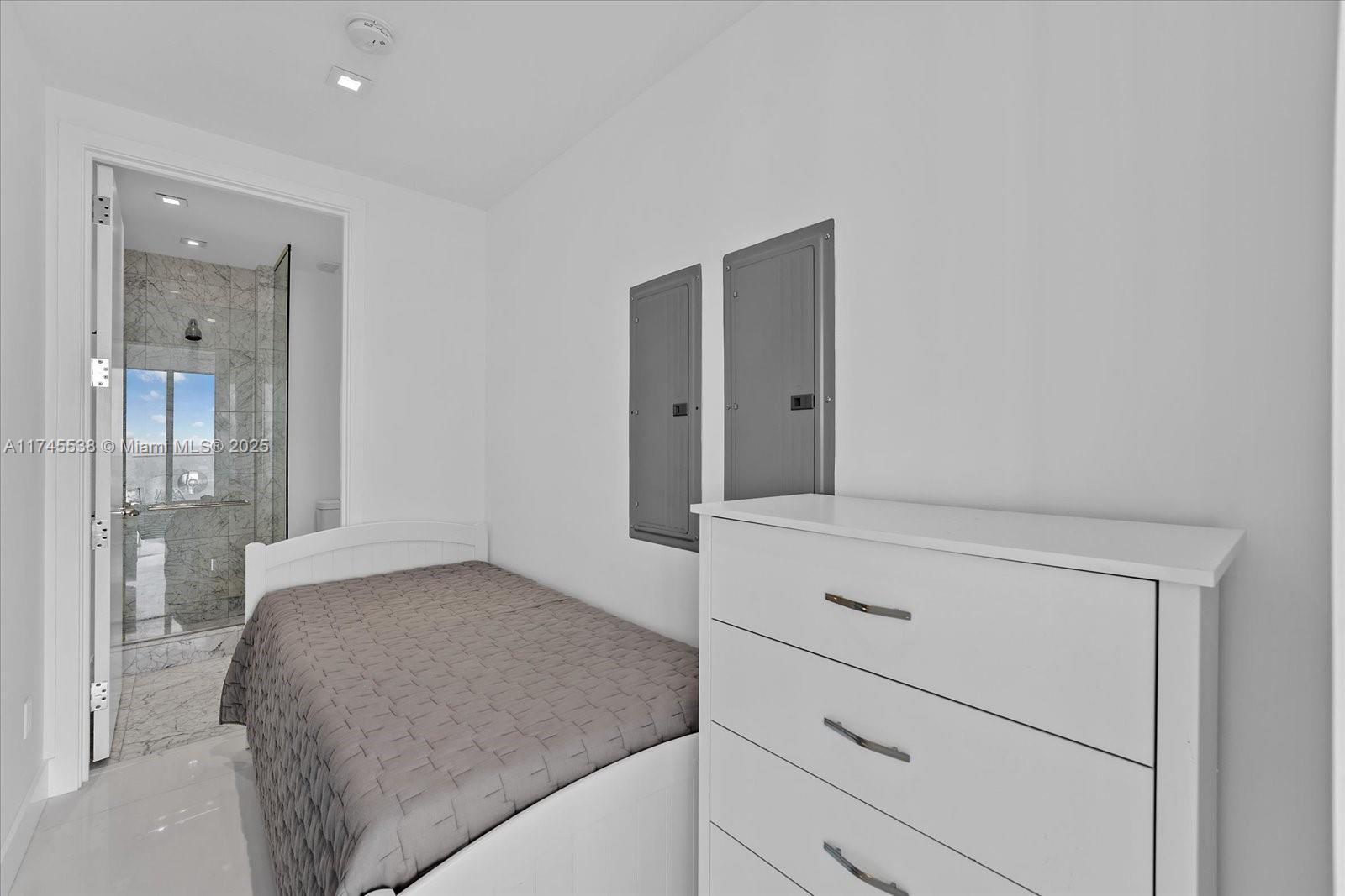 JADE SIGNATURE CONDO - Residential Lease