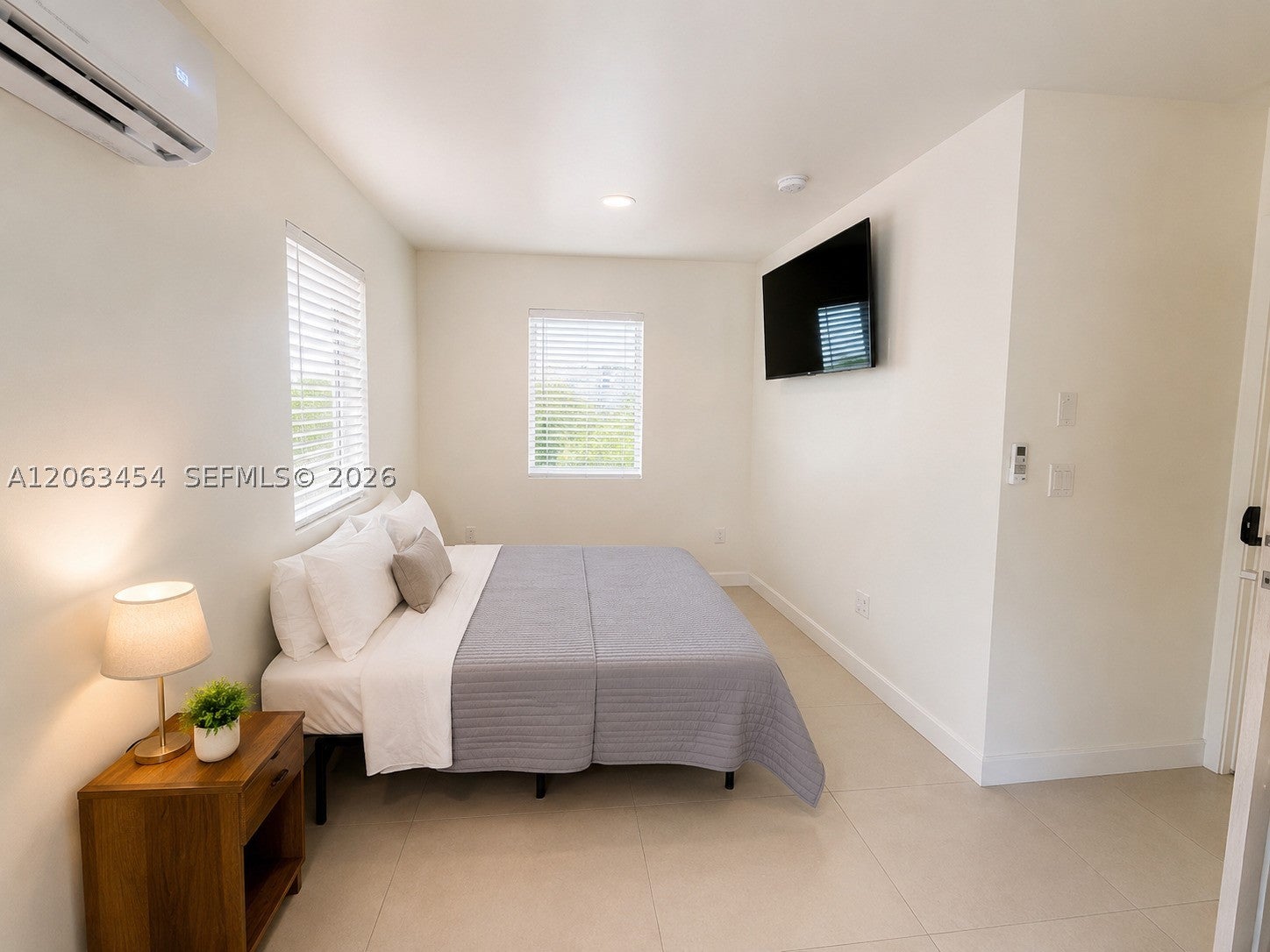 245 NE 33rd St 207