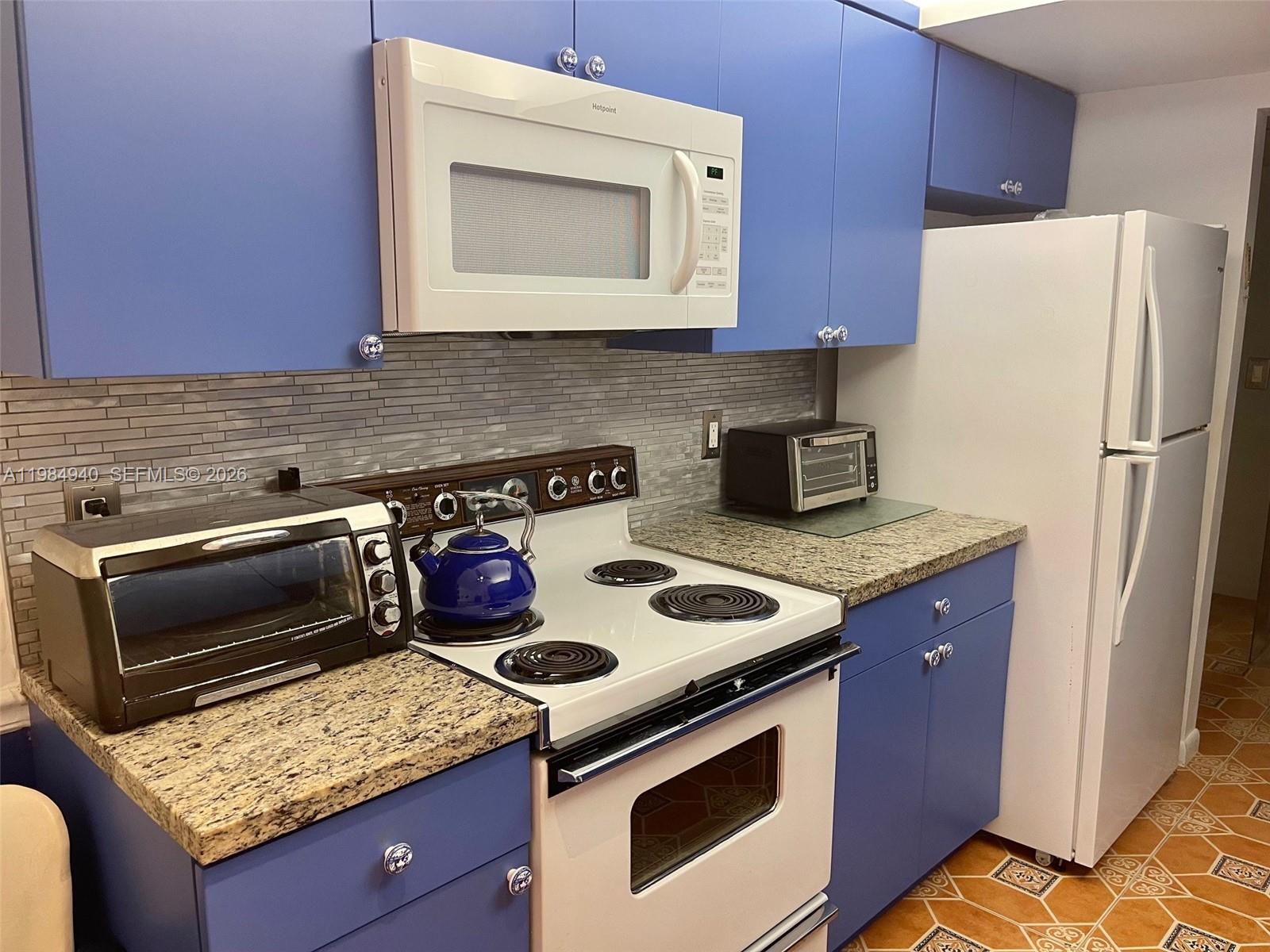 HILLCREST EAST NO 27 COND - Residential