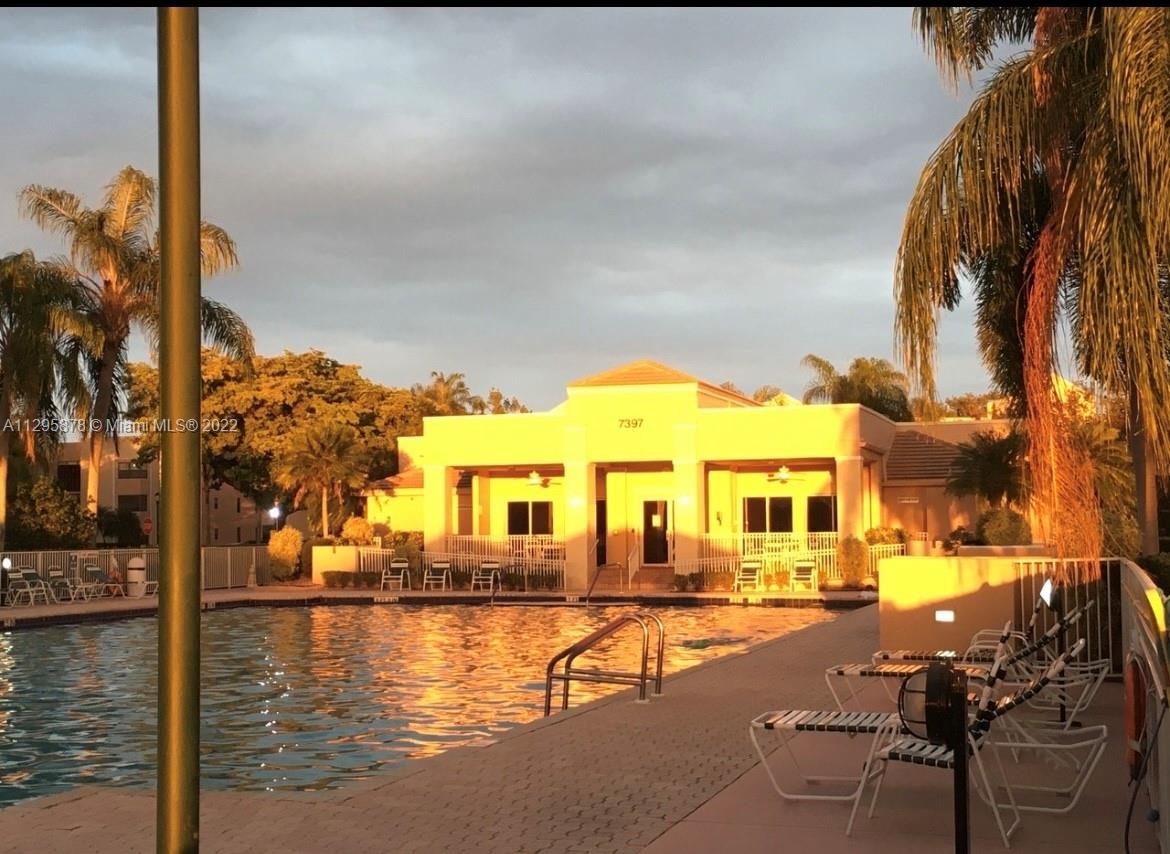 FAIRFAX B CONDO - Residential