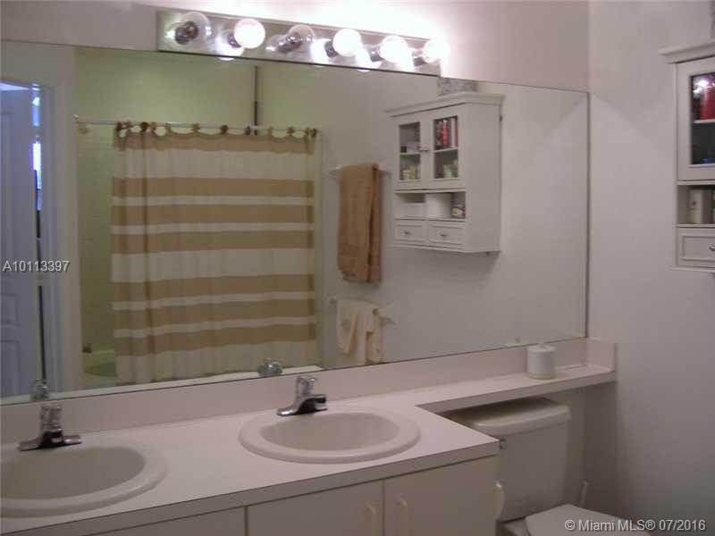 Bonaventure 82-43 B - Residential Lease