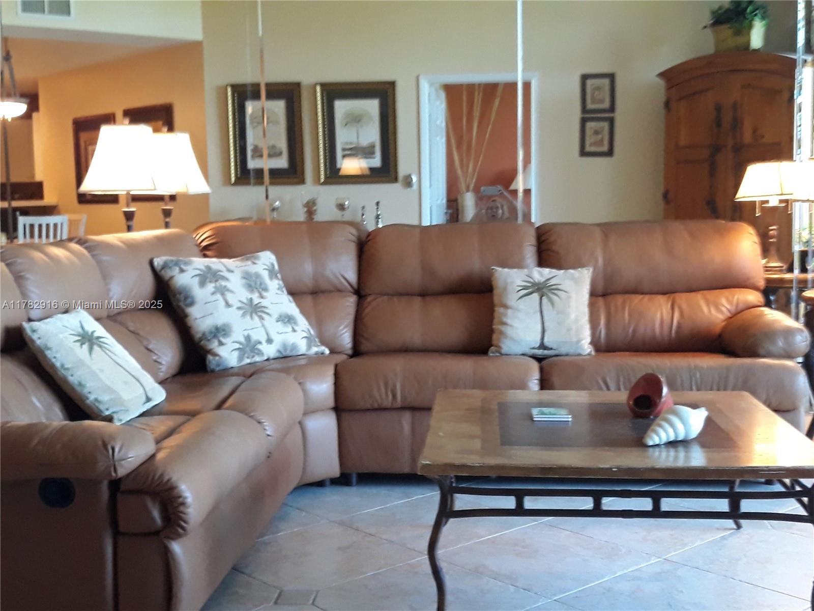 3880 N North Highway A1A 102