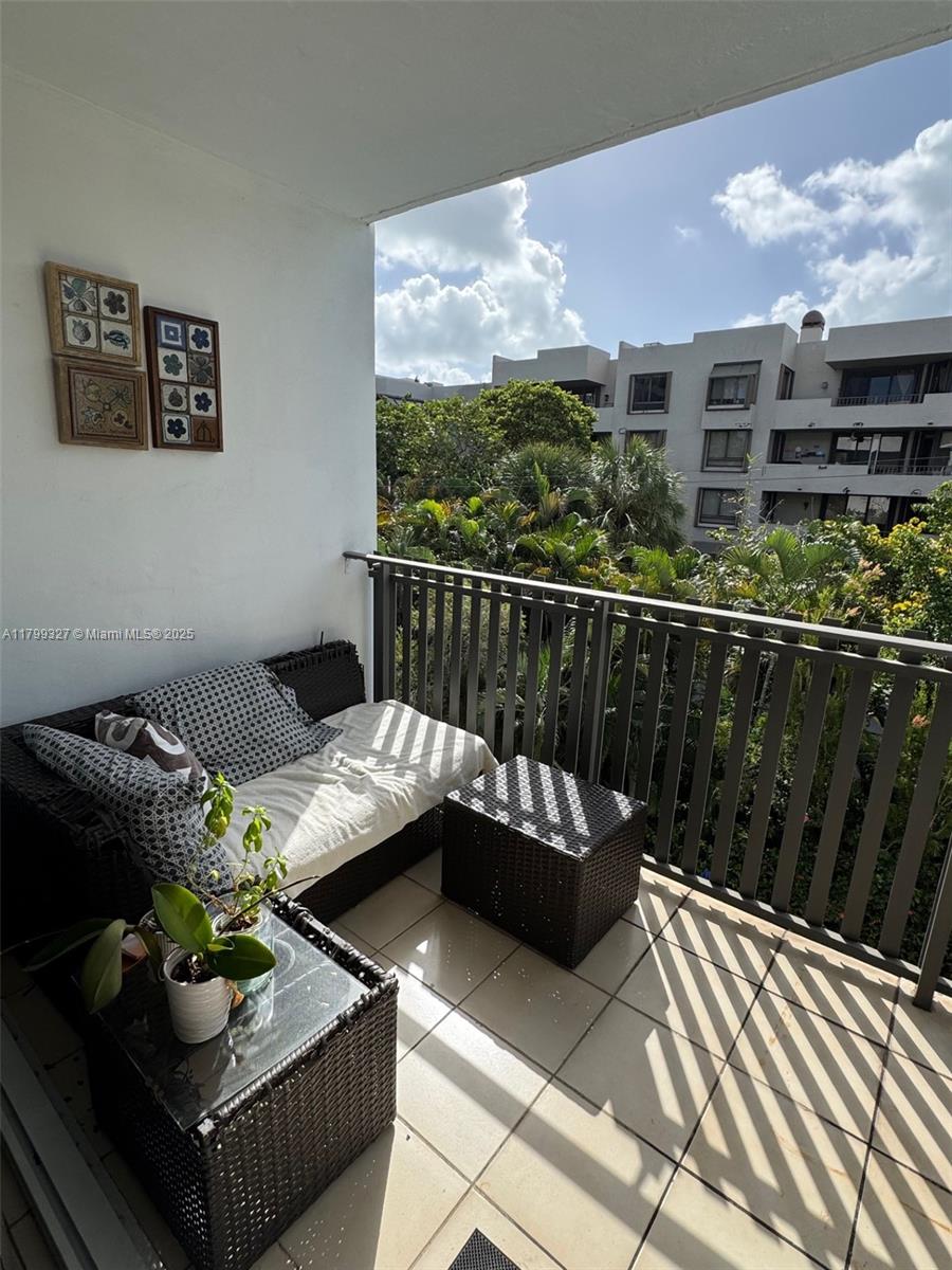Rental Property at 100 Ocean Lane Dr 406, Key Biscayne, Miami-Dade County, Florida - Bedrooms: 1 
Bathrooms: 2  - $3,350 MO.
