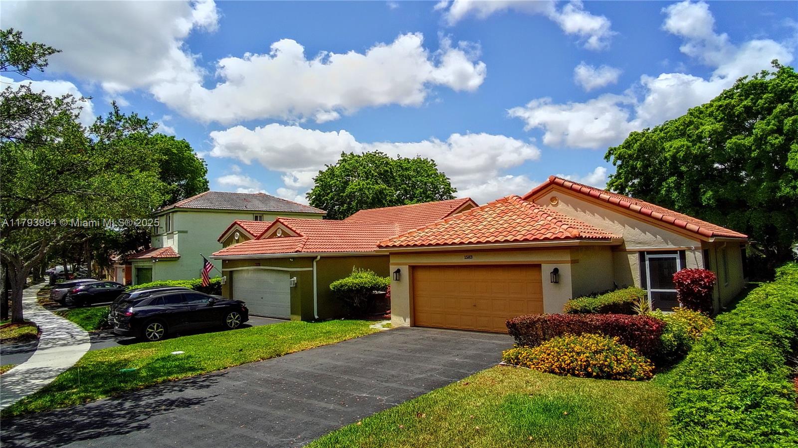 Property for Sale at 1583 Presidio Dr, Weston, Broward County, Florida - Bedrooms: 3 
Bathrooms: 2  - $660,000